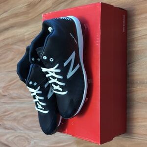 NEW BALANCE M4040BK5 MID STEEL CLEAT